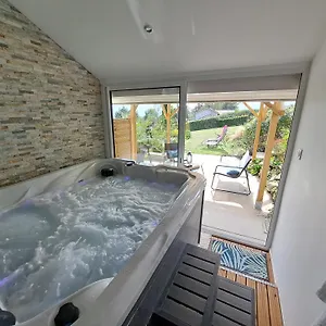 https://adorelys-week-end-massage-et-spa.hotels-rhonealpes.com